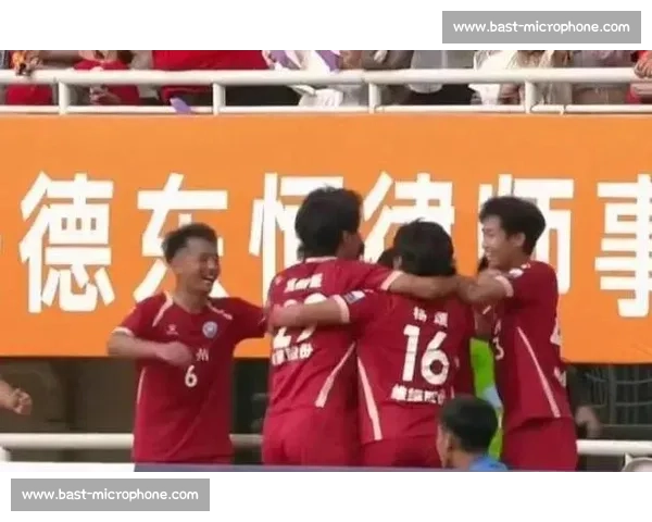 3 万球迷见证!徐州补时绝杀镇江,省外观众近 7000 人创纪录 3 万球迷见证!徐州补时绝杀镇江,省外观众近 7000 人创纪录