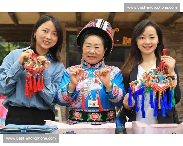 当跑鞋邂逅千年傩面：贵马赛道上演非遗时尚秀