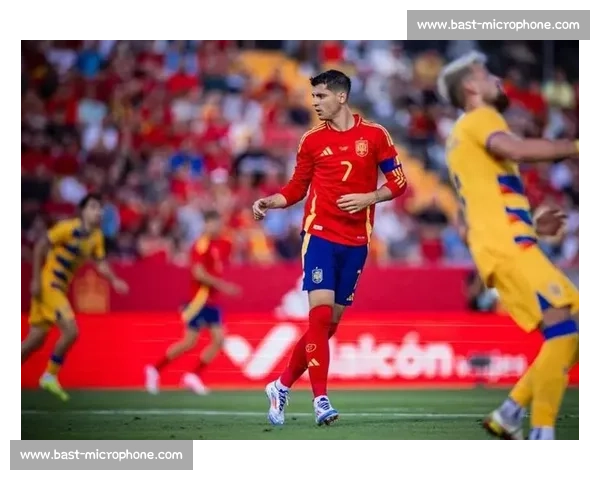 传承时刻！莫拉塔让袖标见证西班牙新老交替